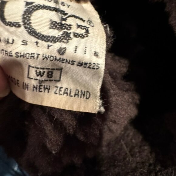 UGG Ultra Short 5225 Boots – Women’s 8 Chestnut Brown Sheepskin – Classic Short - Picture 7 of 7